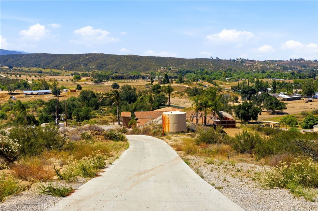 40100 Owl Valley Road Temecula, CA 92592 - Photo 44 of 44 a view of a city