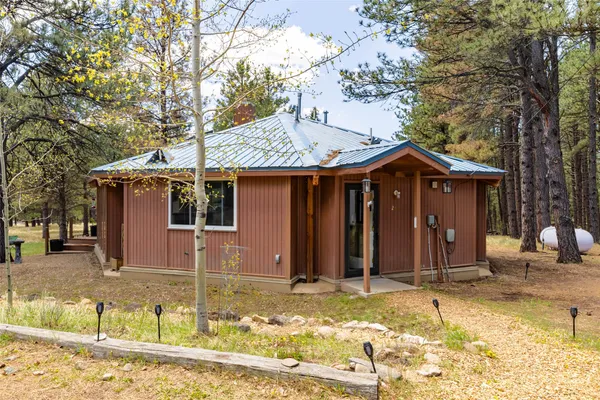 $425,000 | 26 Bonito Lane, Eagle Nest, NM 87718