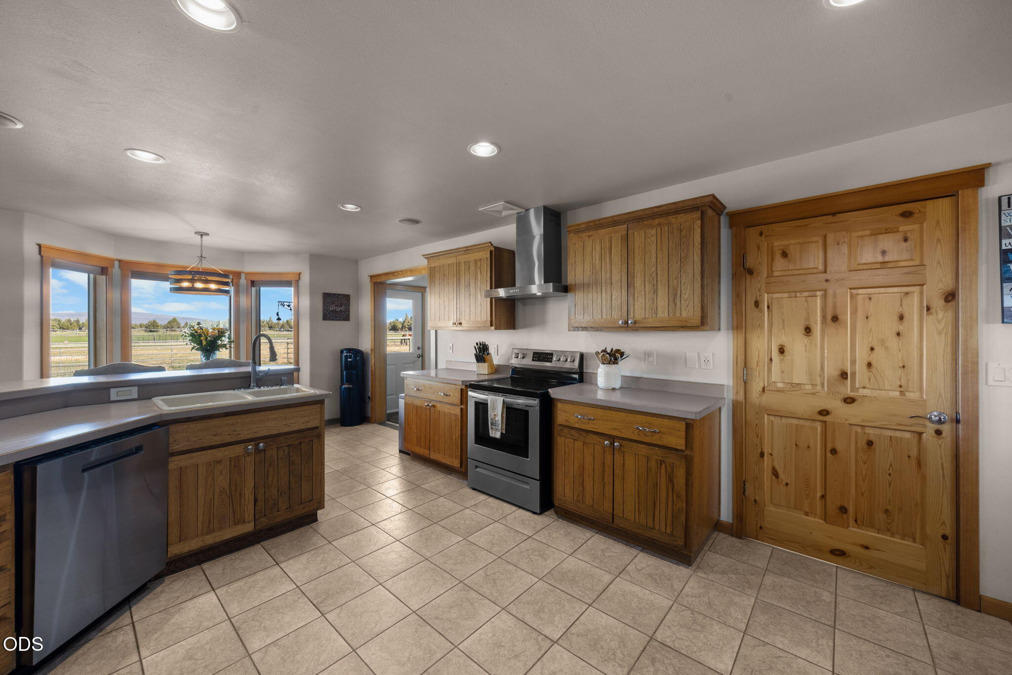 24605 Dodds Road Bend, OR 97701 - Photo 14 of 67
