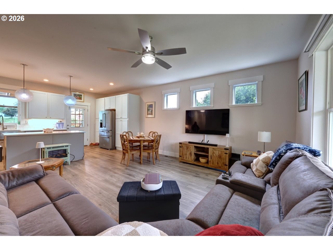 92648 Waldbom Road Astoria, OR 97103 - Photo 8 of 45