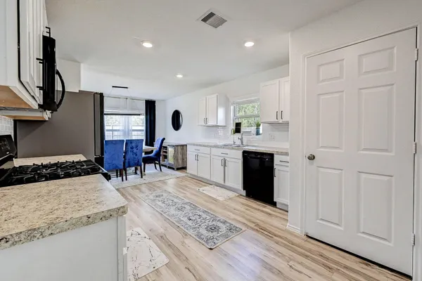$2,100 | 1702 Campos Court, Conroe, TX 77301