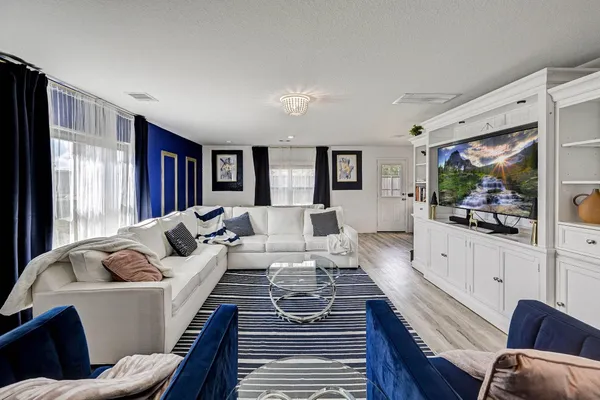 $2,100 | 1702 Campos Court, Conroe, TX 77301