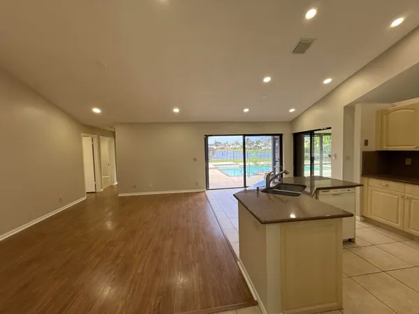 $4,650 | 9215 Sun Pointe Drive, Boynton Beach, FL 33437