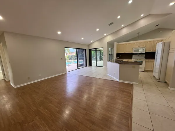 $4,650 | 9215 Sun Pointe Drive, Boynton Beach, FL 33437