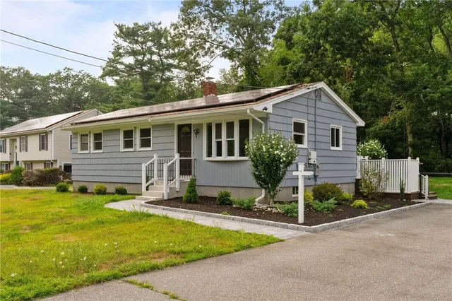 $459,900 | 249 Barneyville Road, Swansea, MA 02777