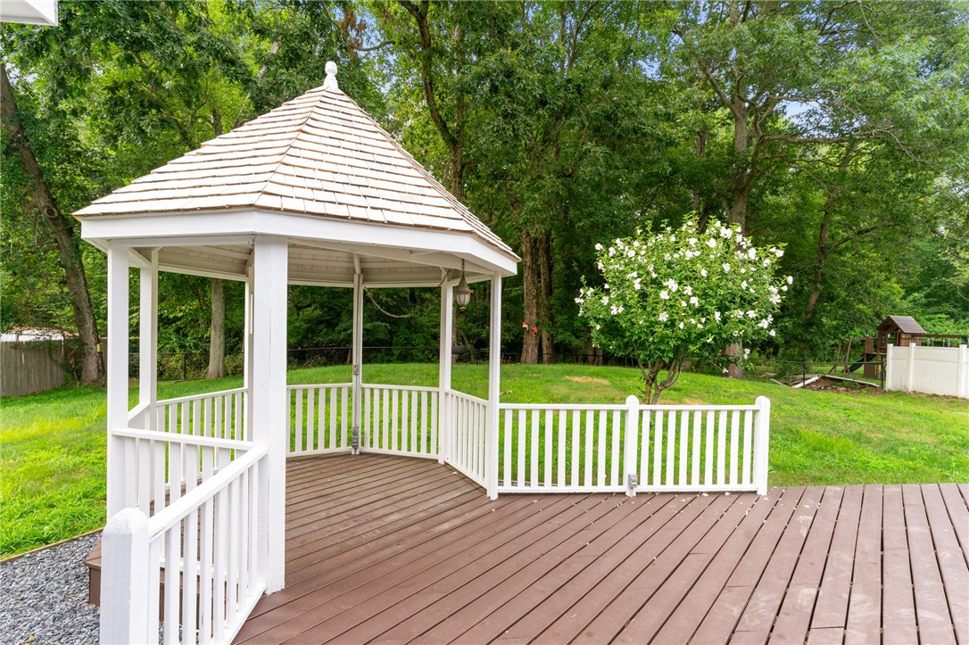 249 Barneyville Road Swansea, MA 02777 - Photo 32 of 40