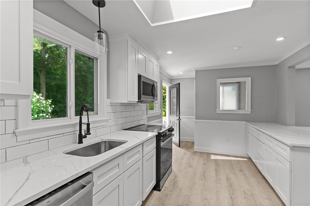 249 Barneyville Road Swansea, MA 02777 - Photo 6 of 40