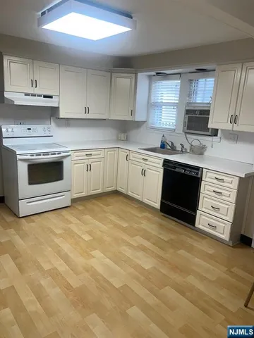 $3,800 | 203 Lenox Avenue, Pompton Lakes, NJ 07442