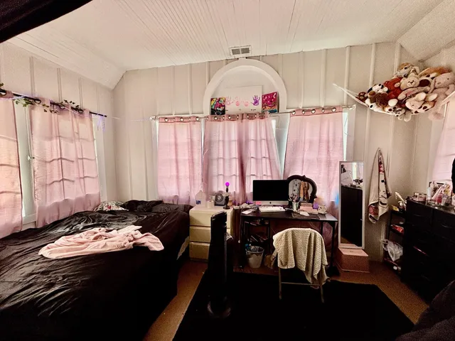 $299,800 | 1131 North Main Street, Rockford, IL 61103