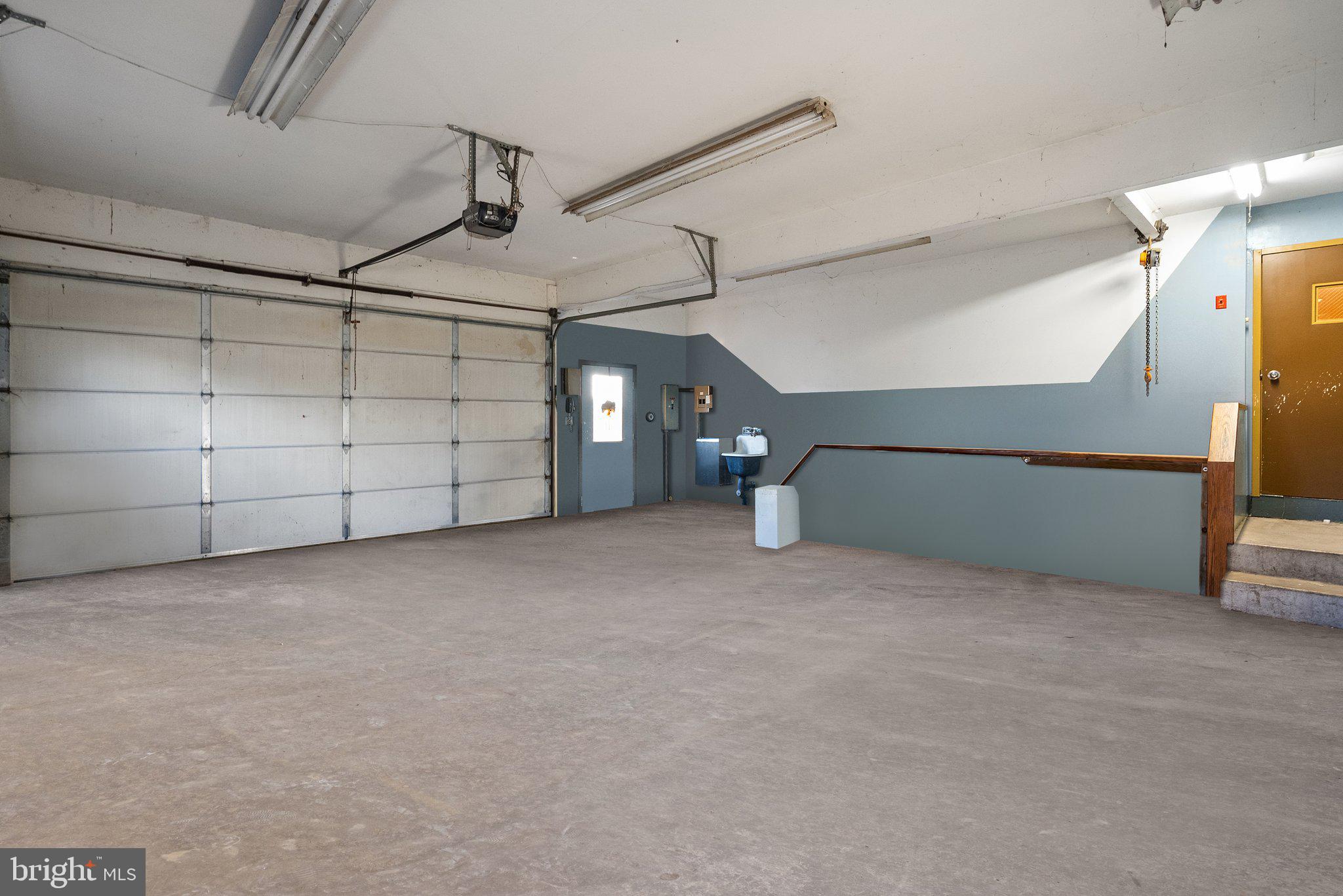 1990 Krammes Road Quakertown, PA 18951 - Photo 28 of 39 attached garage