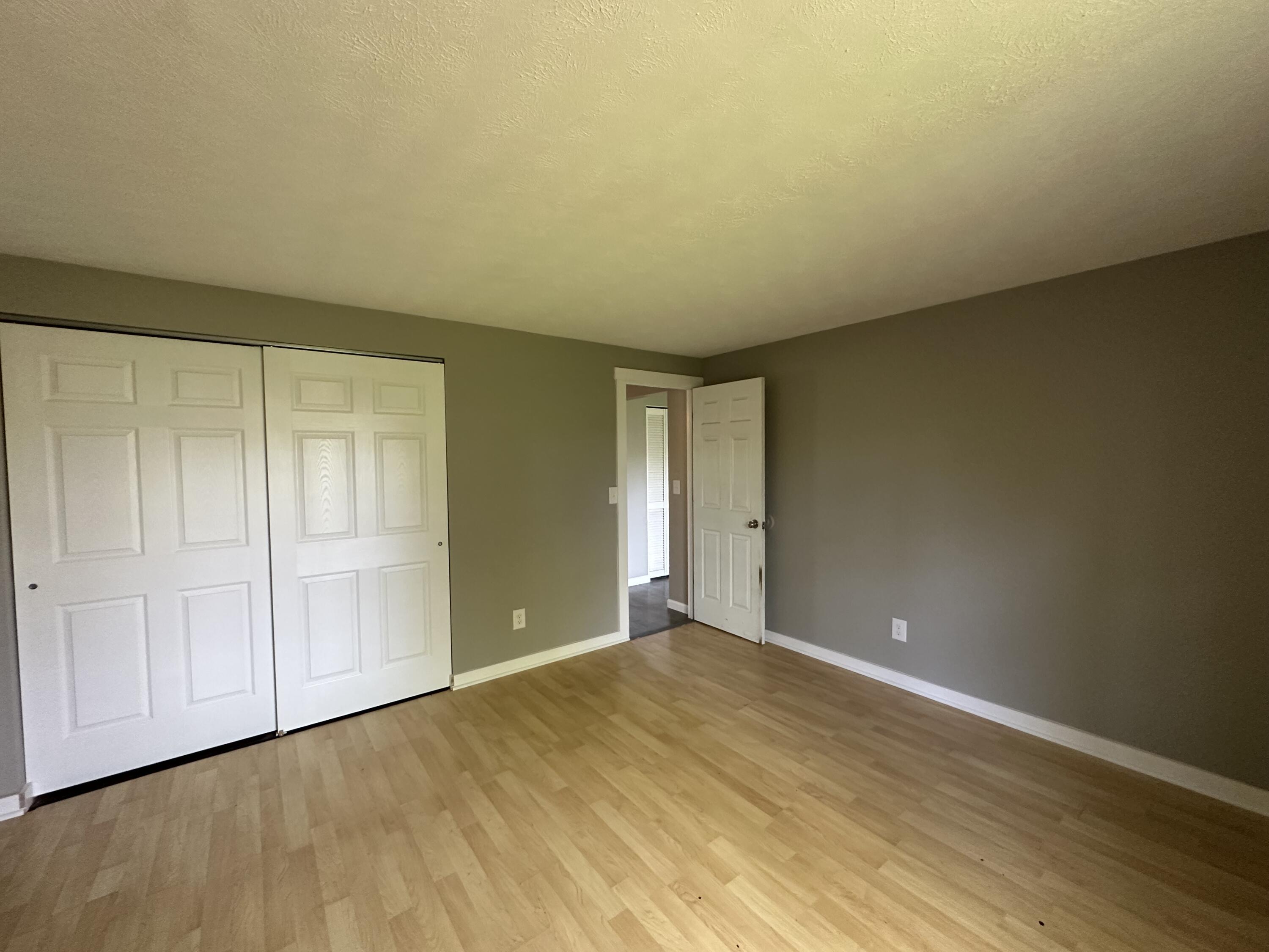 6020 Shull Road Dayton, OH 45424 - Photo 17 of 27