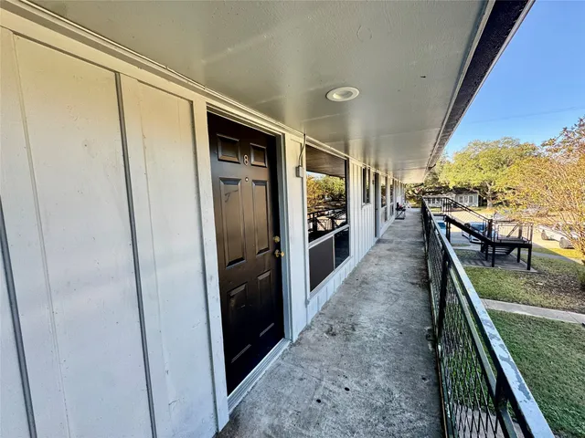 $1,250 | 2201 North Grand Boulevard, Unit 8, Pearland, TX 77581