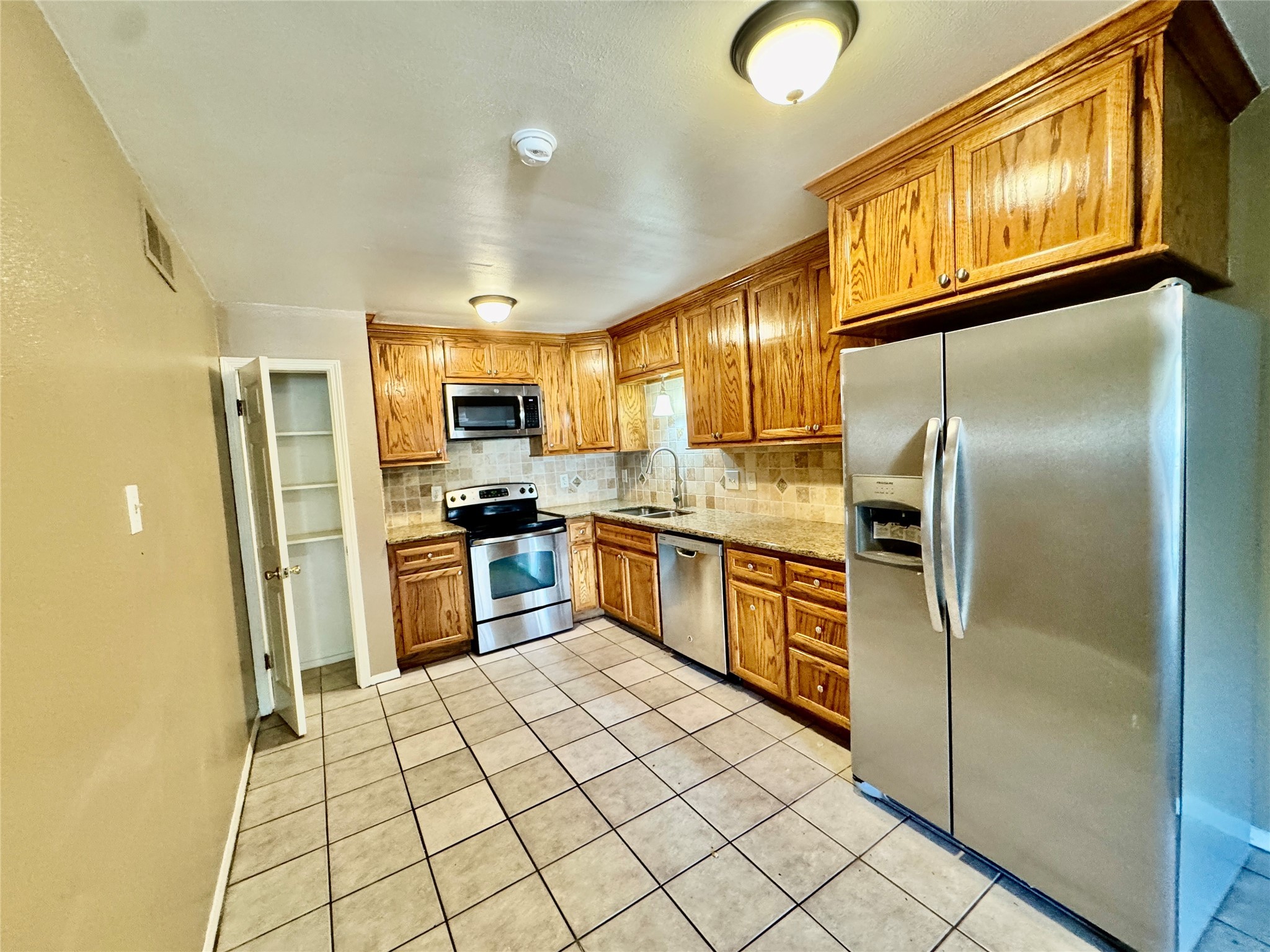 2201 North Grand Boulevard, Unit 8 Pearland, TX 77581 - Photo 5 of 10