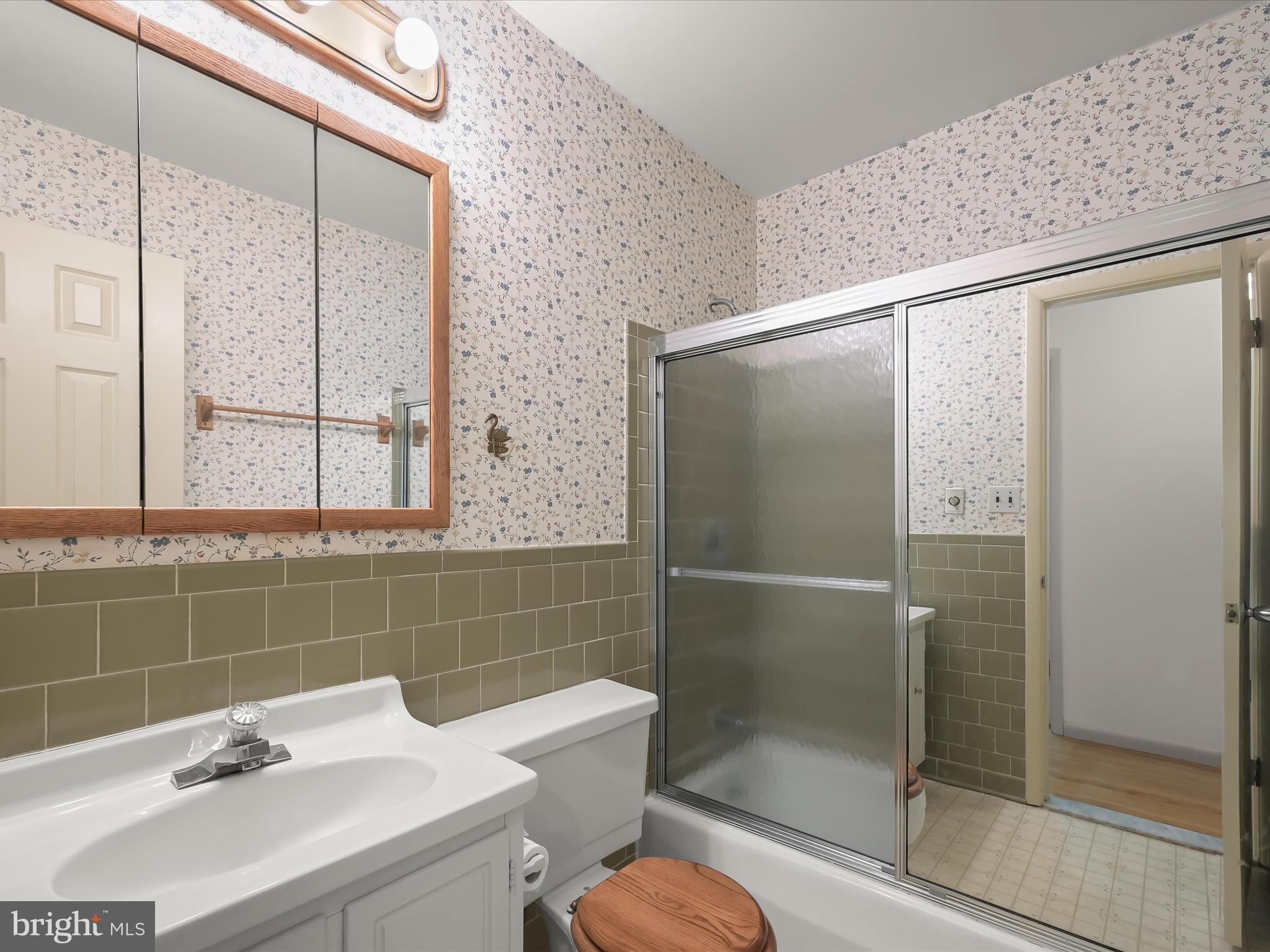 3835 Rinehart Road Westminster, MD 21158 - Photo 36 of 58 Full Bathroom