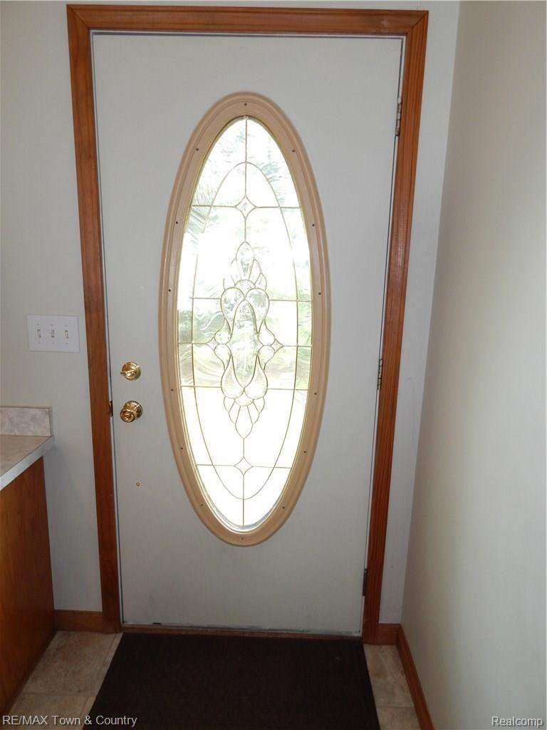 5257 East Carpenter Road Flint, MI 48506 - Photo 7 of 35 DSCN2036.JPG