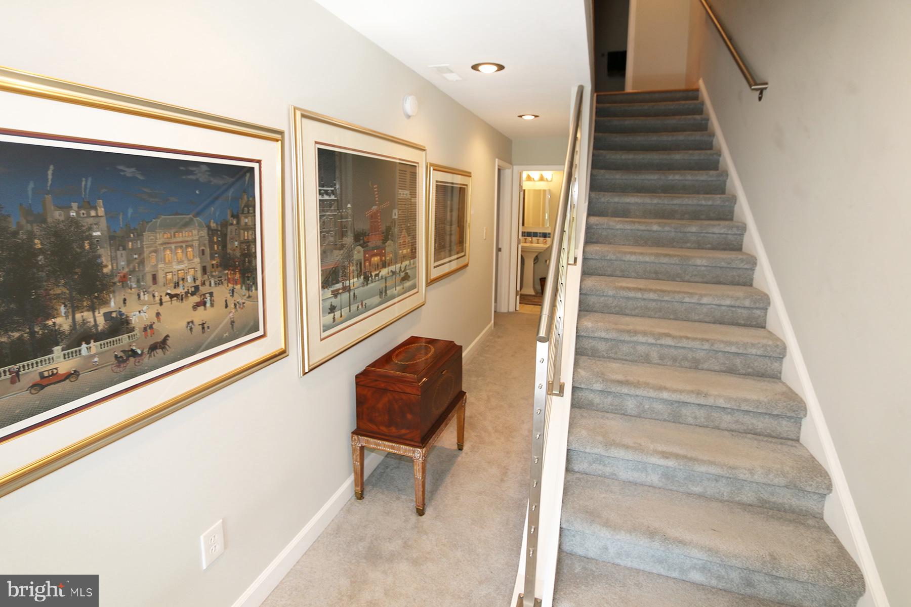 31 6th Street, Unit B Rehoboth Beach, DE 19971 - Photo 7 of 37 31B Sixth St First Floor Hallway