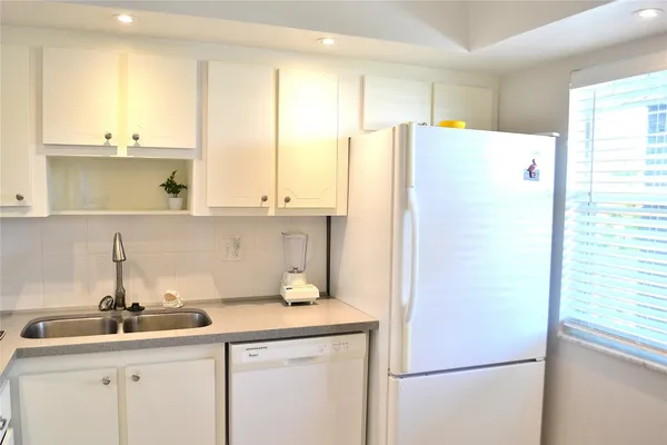 $147,900 | 9856 Marina Boulevard, Unit 1337, Boca Raton, FL 33428