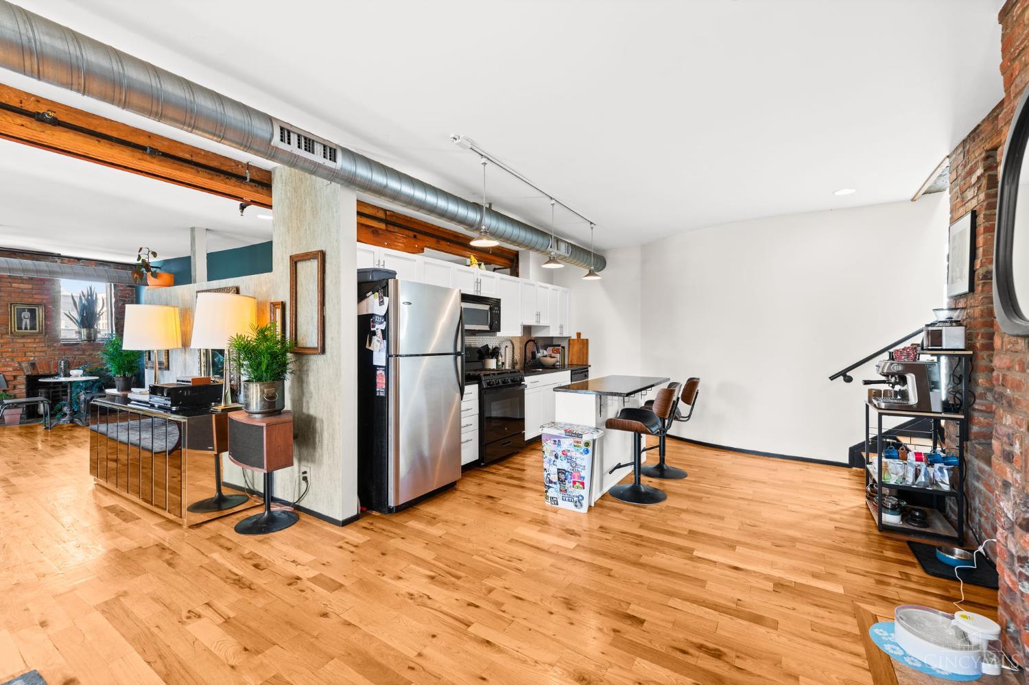404 Reading Road, Unit 301 Cincinnati, OH 45202 - Photo 11 of 43 Gallery Image 11