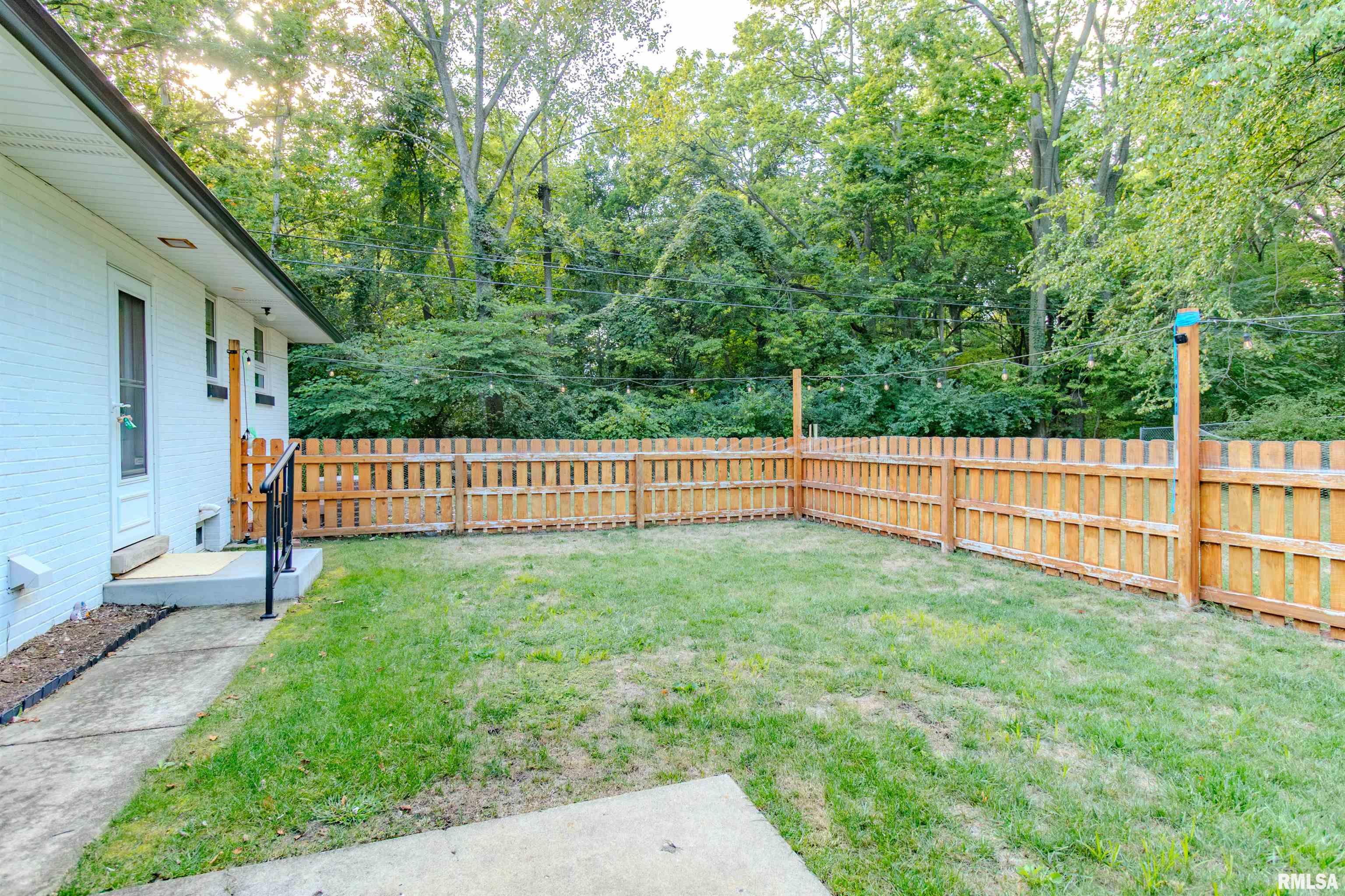 303 East Lyndale Road Peoria, IL 61614 - Photo 16 of 81