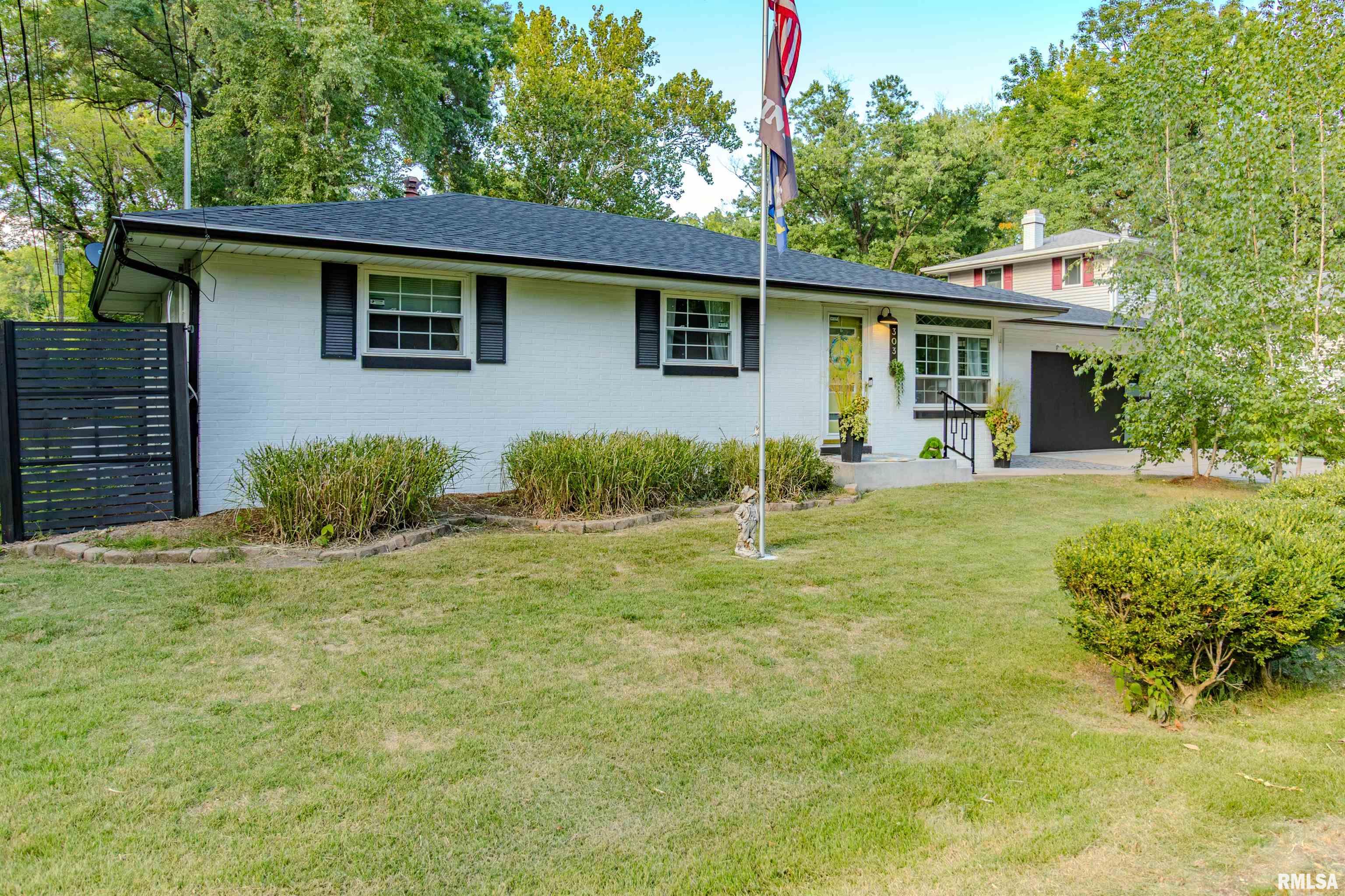 303 East Lyndale Road Peoria, IL 61614 - Photo 3 of 81