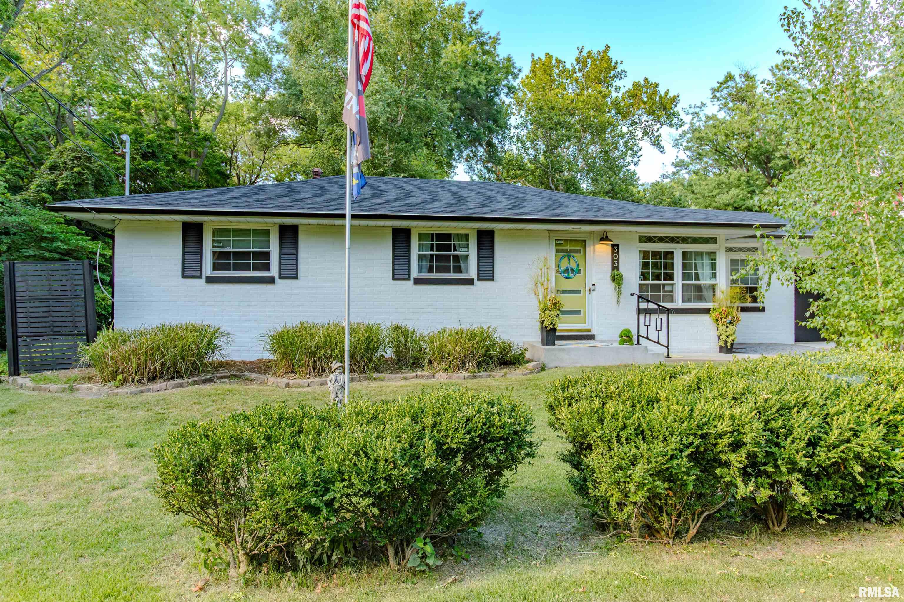 303 East Lyndale Road Peoria, IL 61614 - Photo 4 of 81