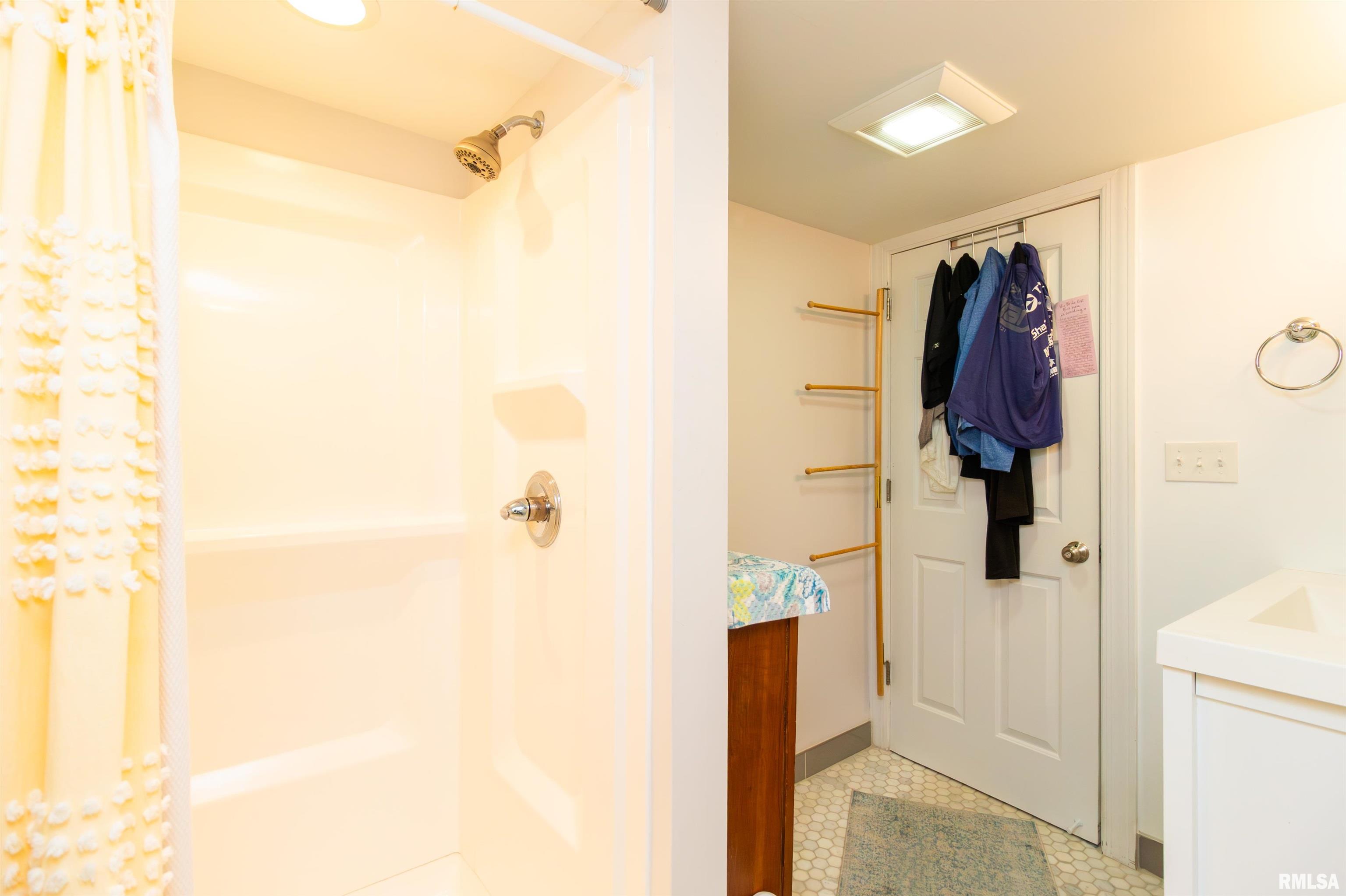 303 East Lyndale Road Peoria, IL 61614 - Photo 58 of 81