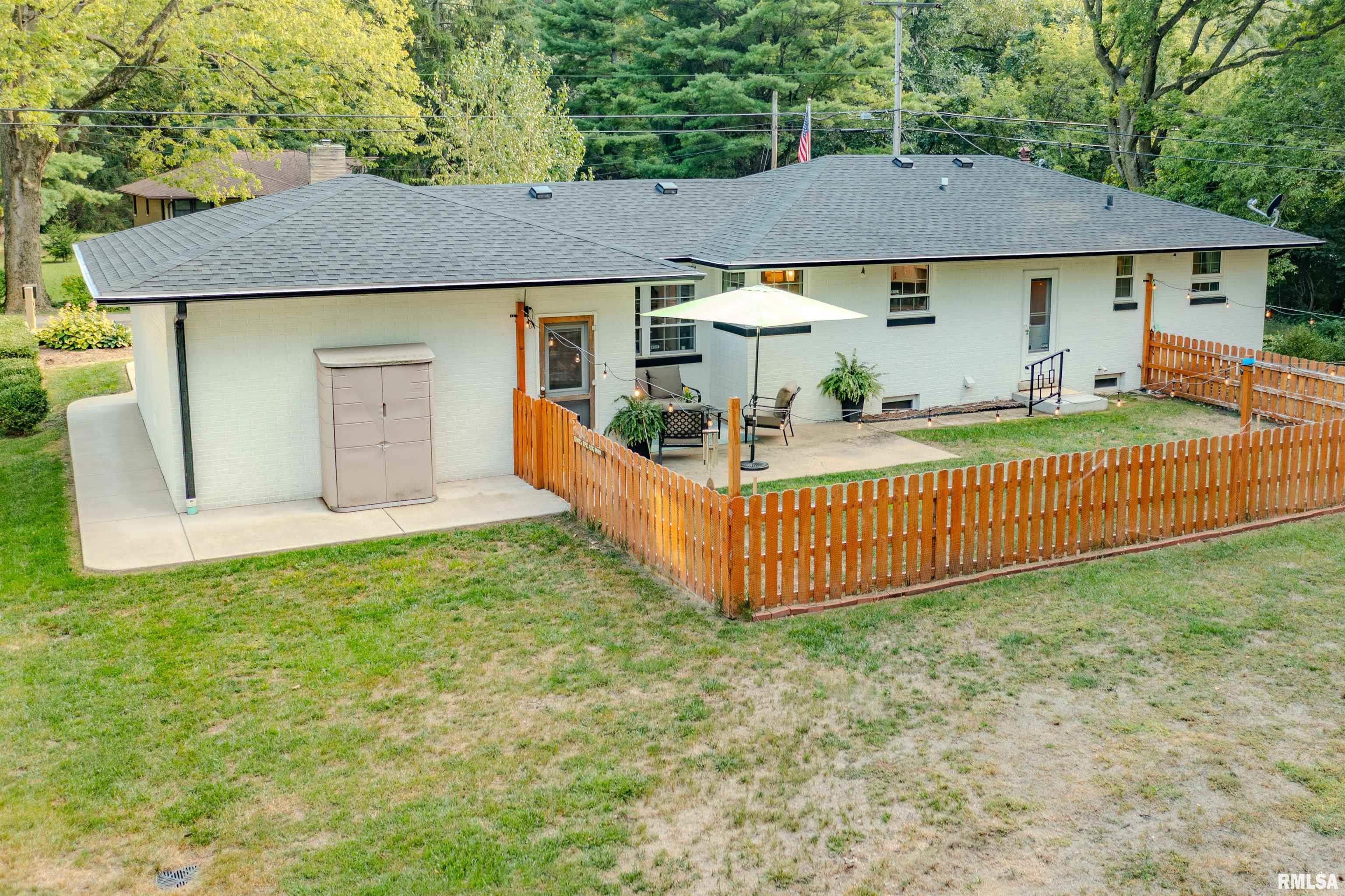 303 East Lyndale Road Peoria, IL 61614 - Photo 6 of 81