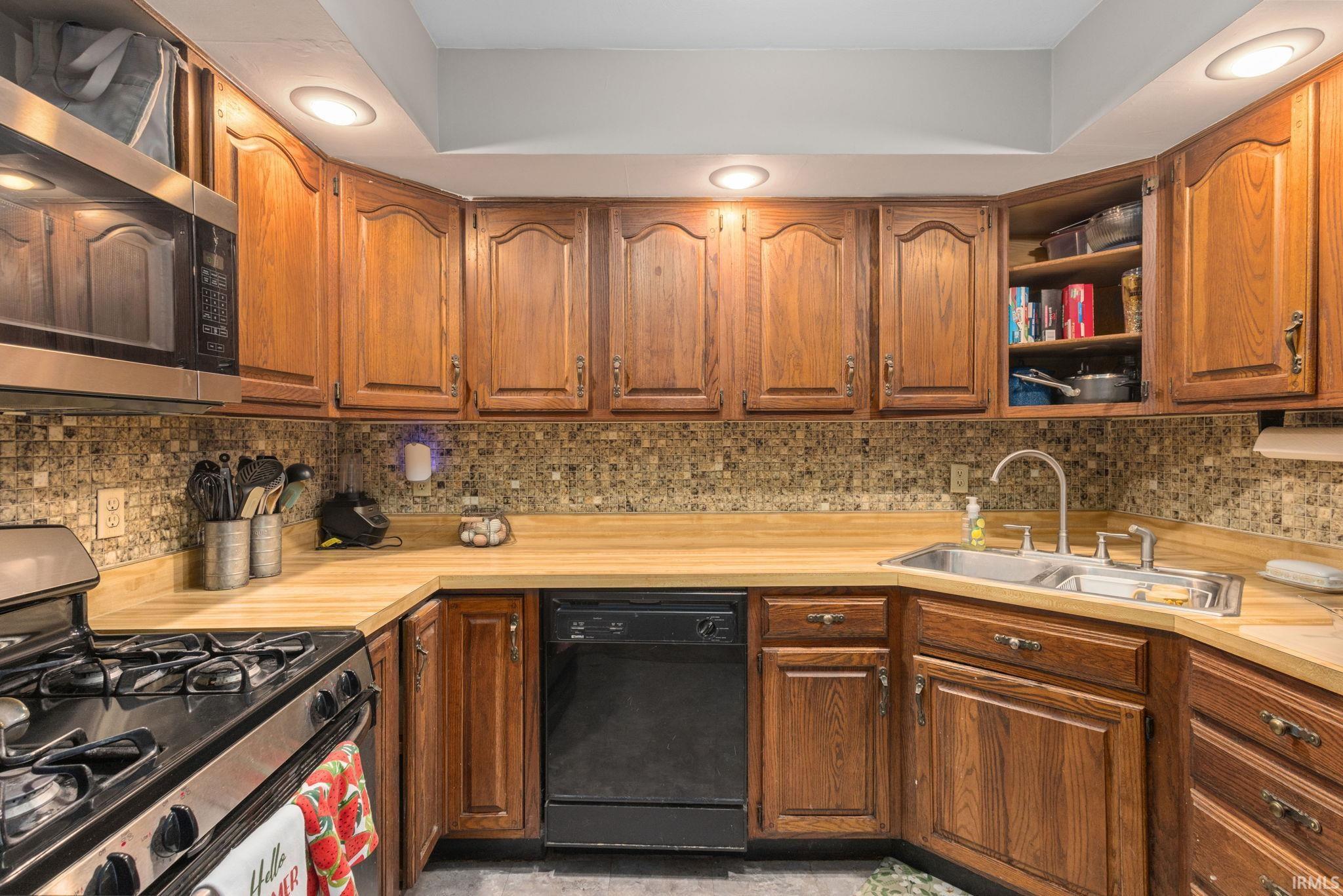 54161 Ash Road Osceola, IN 46561 - Photo 7 of 34
