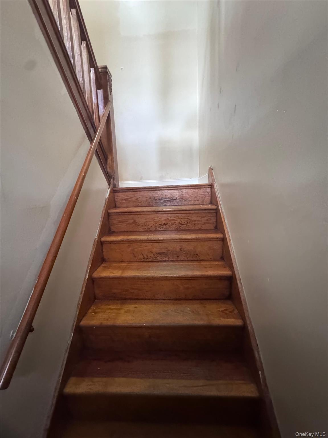 4 Gray Street, Unit #2 Poughkeepsie, NY 12603 - Photo 4 of 27 a view of entryway