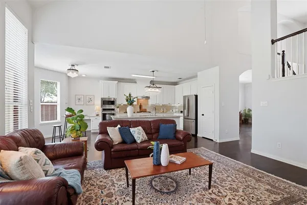 $599,000 | 913 Royal Oaks Drive, McKinney, TX 75072