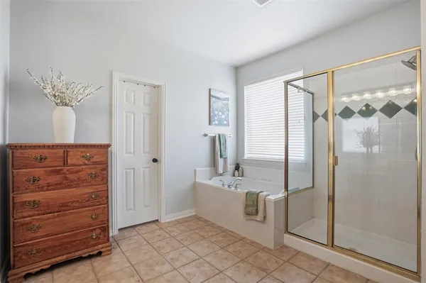 $599,000 | 913 Royal Oaks Drive, McKinney, TX 75072