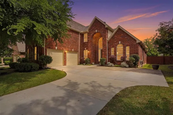 $599,000 | 913 Royal Oaks Drive, McKinney, TX 75072