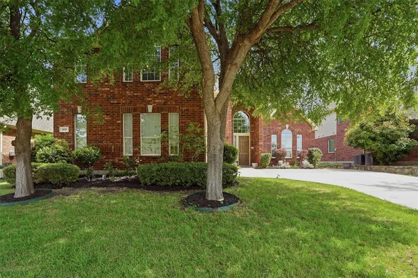 $599,000 | 913 Royal Oaks Drive, McKinney, TX 75072