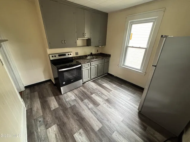 $1,650 | 456 Ontario Street, Unit 2, Albany, NY 12208