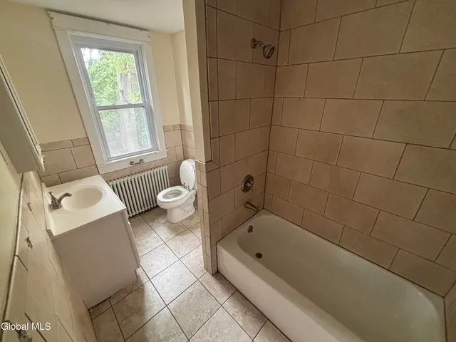 $1,650 | 456 Ontario Street, Unit 2, Albany, NY 12208
