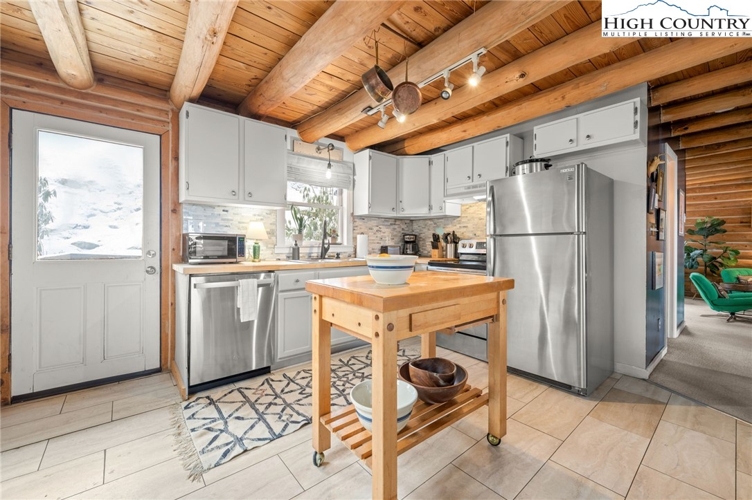 178 Fox Run Road Sugar Mountain, NC 28604 - Photo 12 of 46