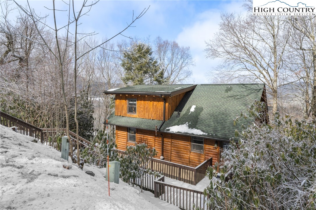 178 Fox Run Road Sugar Mountain, NC 28604 - Photo 2 of 46