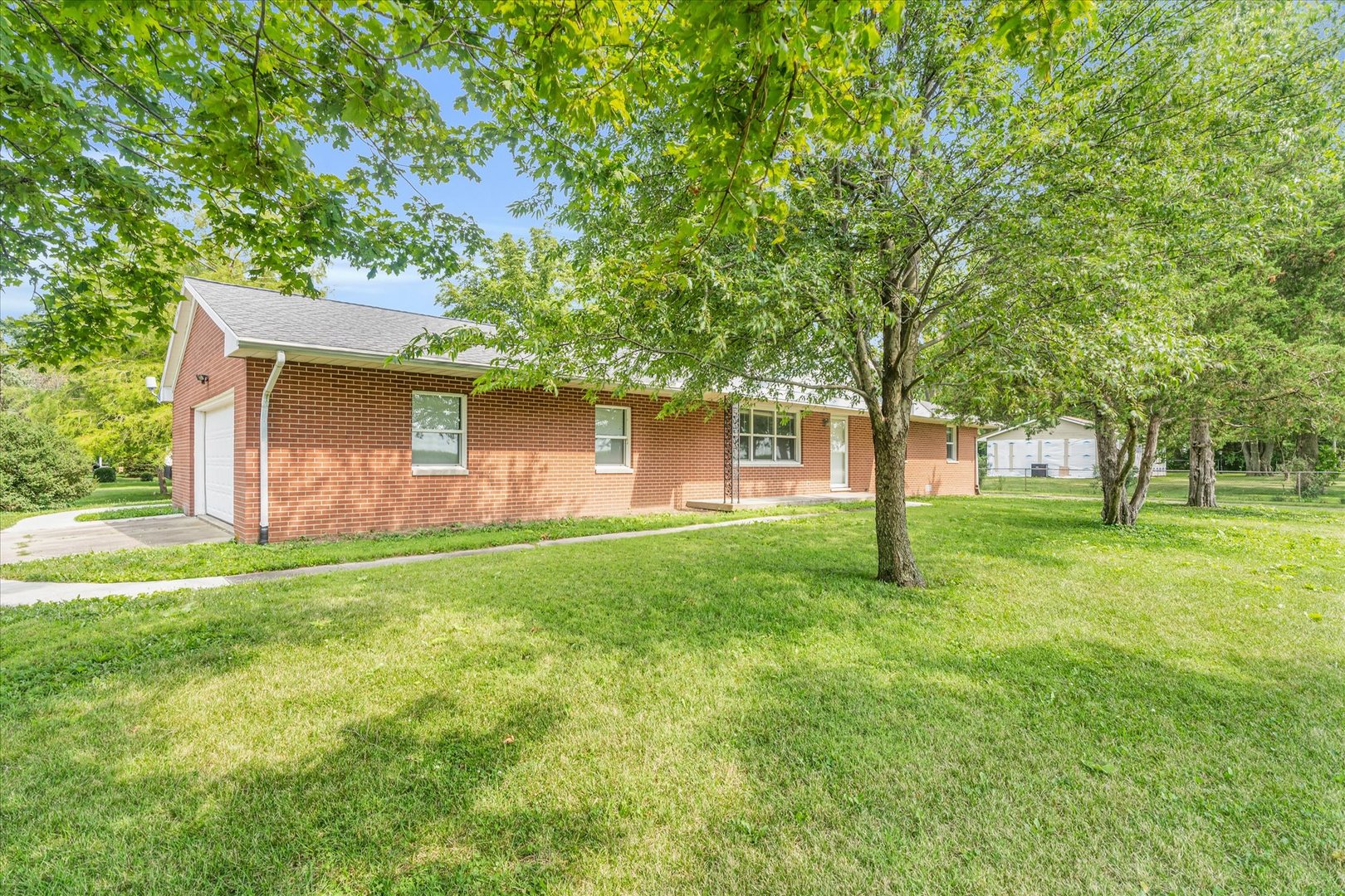 702 North Rising Road Champaign, IL 61822 - Photo 1 of 38 Gallery Image 1
