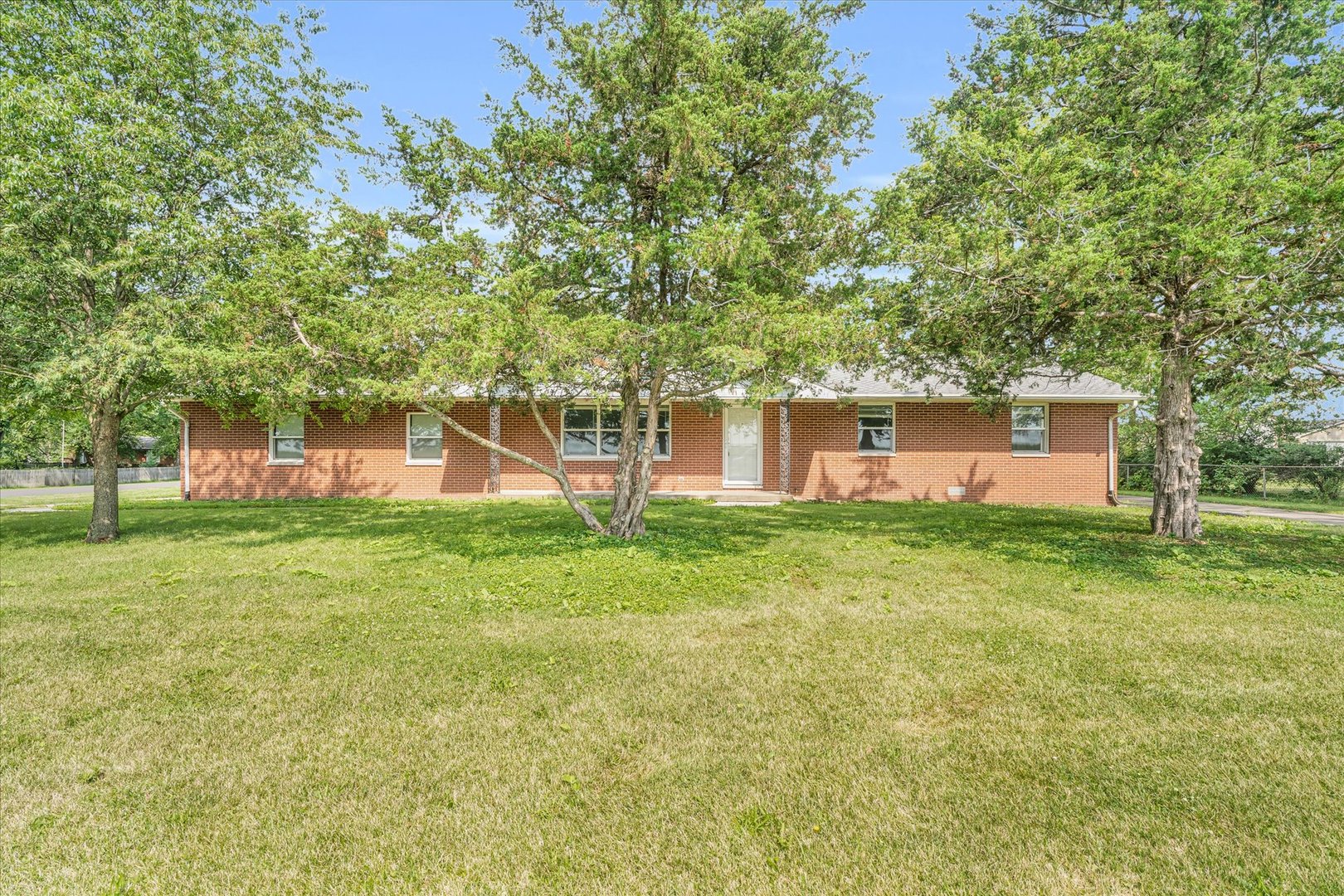 702 North Rising Road Champaign, IL 61822 - Photo 2 of 38 Gallery Image 2