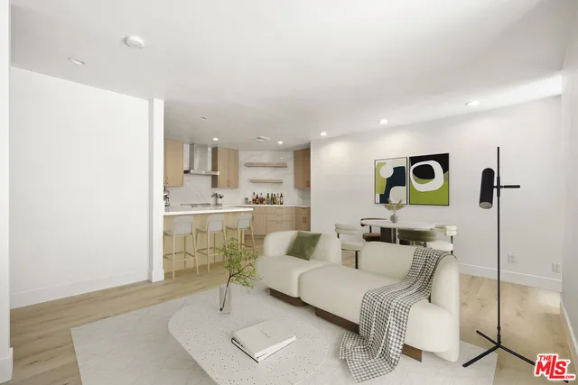 $849,000 | 906 North Doheny Drive, Unit 304, West Hollywood, CA 90069