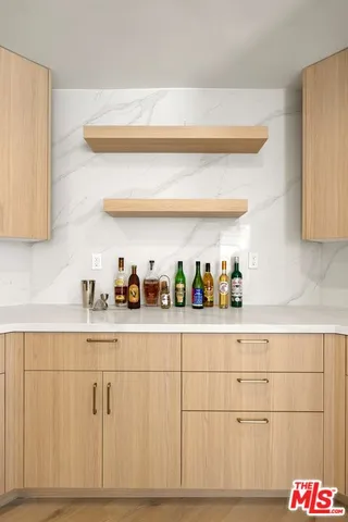 $849,000 | 906 North Doheny Drive, Unit 304, West Hollywood, CA 90069