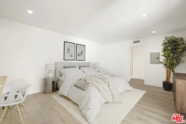 $849,000 | 906 North Doheny Drive, Unit 304, West Hollywood, CA 90069