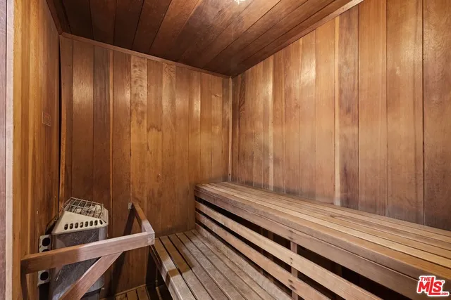 $849,000 | 906 North Doheny Drive, Unit 304, West Hollywood, CA 90069