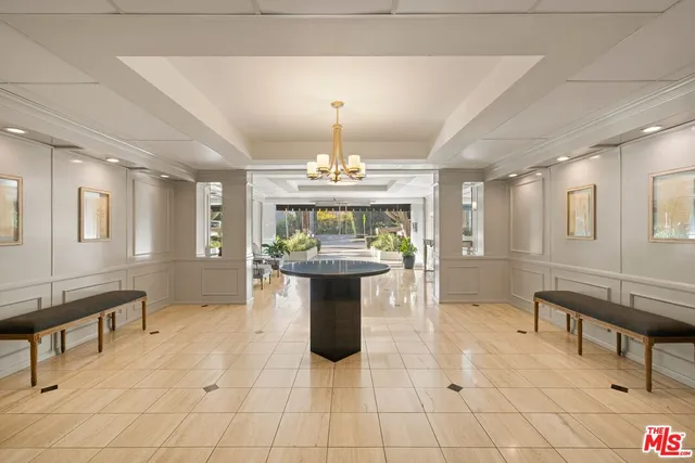 $849,000 | 906 North Doheny Drive, Unit 304, West Hollywood, CA 90069