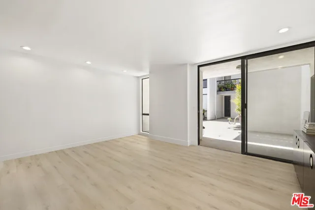 $849,000 | 906 North Doheny Drive, Unit 304, West Hollywood, CA 90069