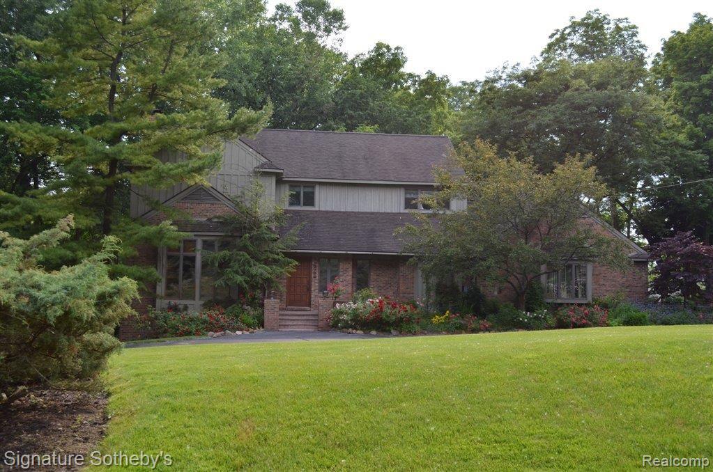 3792 West Pemberton Road Bloomfield Hills, MI 48302 - Photo 1 of 21 3792 W.Pemberton