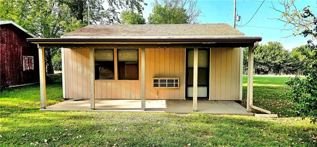 $150,000 | 9100 Woodson Road, Oswego, KS 67356