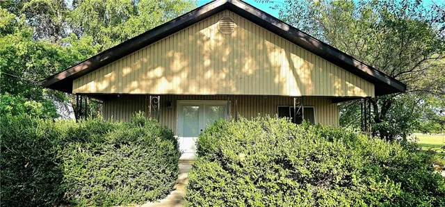 $150,000 | 9100 Woodson Road, Oswego, KS 67356