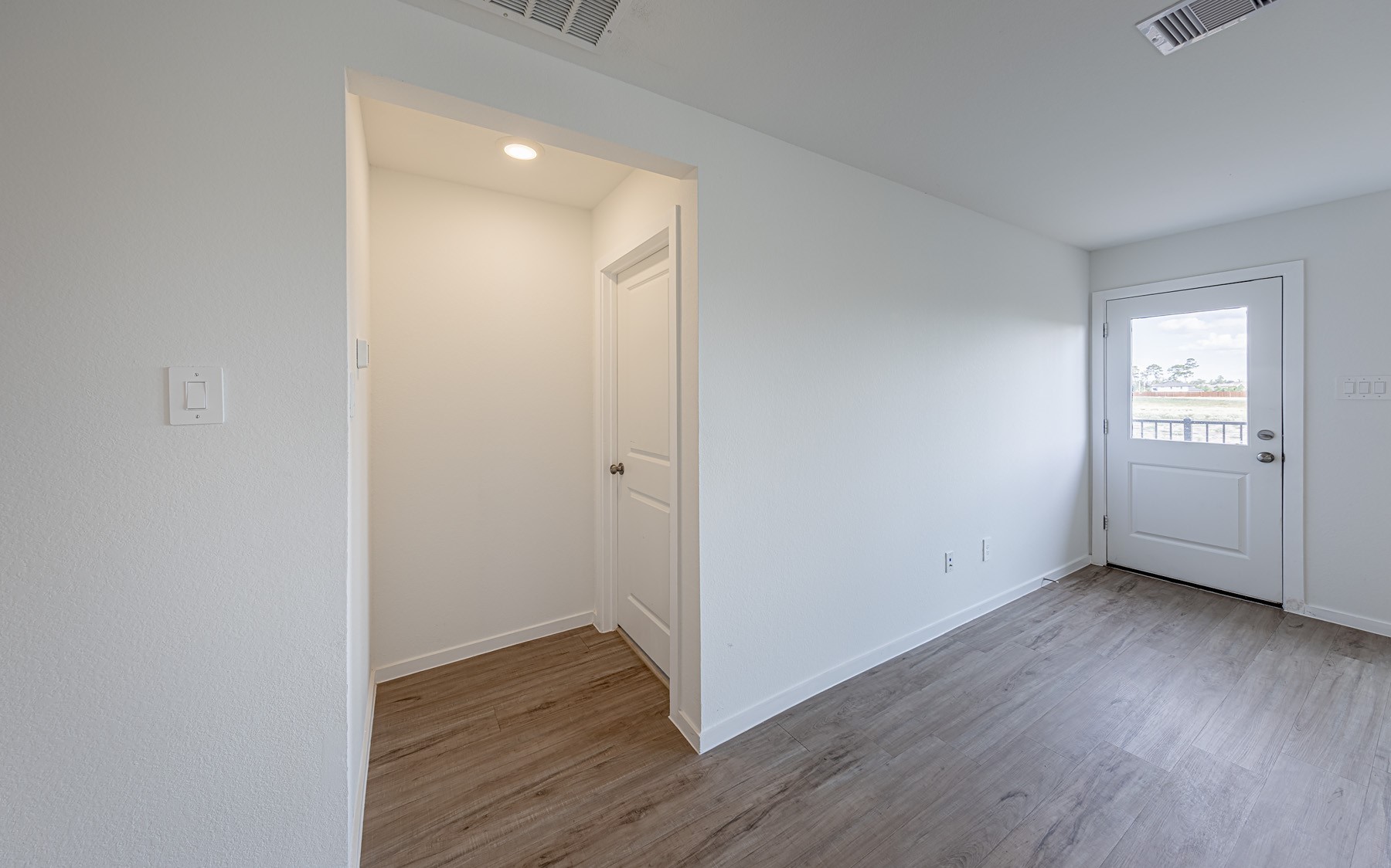 2430 Ridge Oak Drive Conroe, TX 77301 - Photo 16 of 38 Gallery Image 16