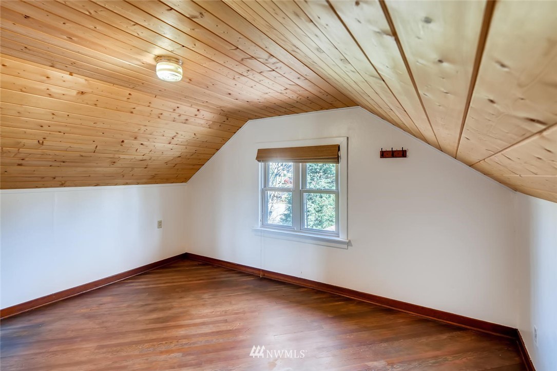 1523 Lake Avenue South Renton, WA 98055 - Photo 17 of 27 a view of empty room with wooden floor